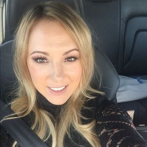 Meet your Posher, Cassandra